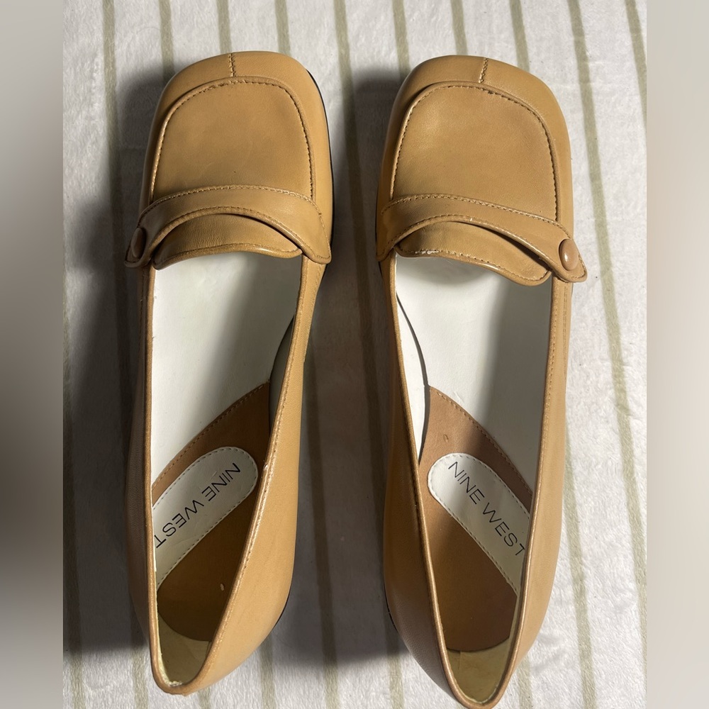 CLEARANCE - ANY 2 PAIRS OF SHOES $35 Nine West Leather Beige flats Size 6.5